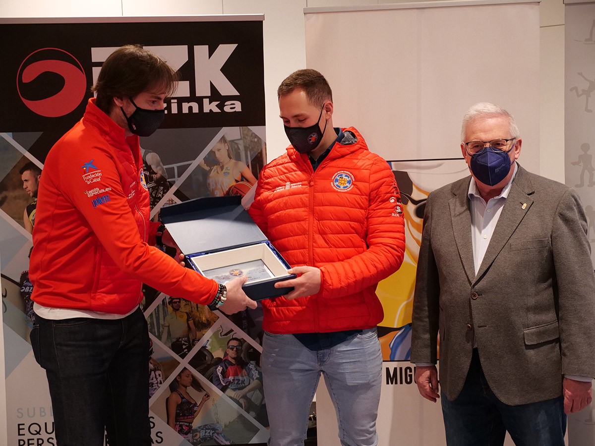 Reconocimiento para Adur Etxezarreta